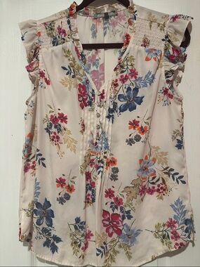 Daniel Rainn Cream Floral Ruffle Sleeve V-Neck Blouse